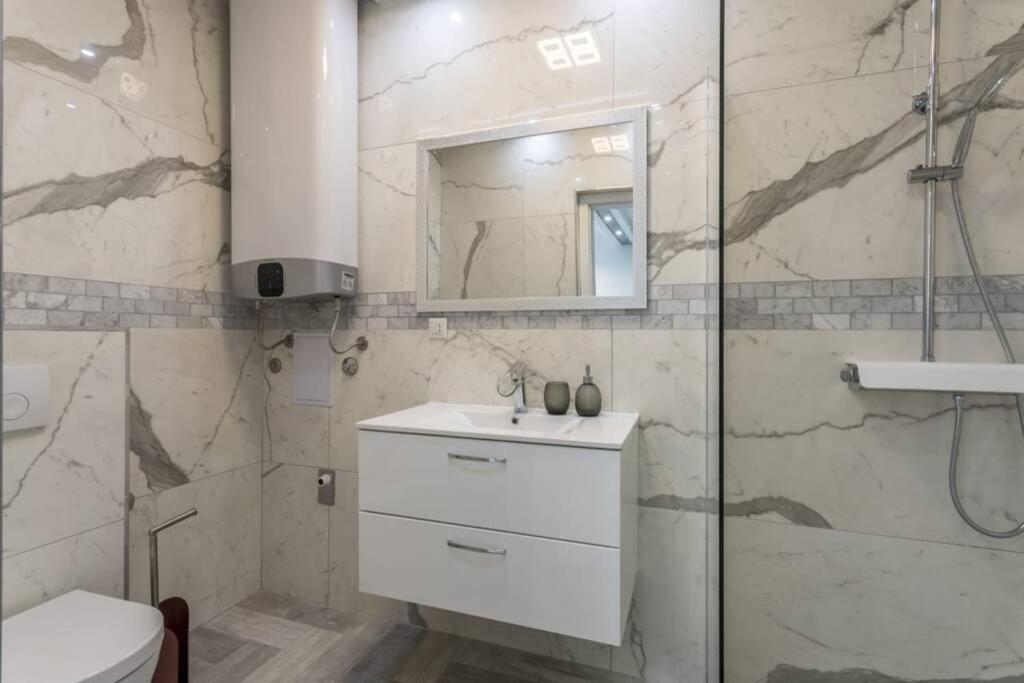 Royal Platinum Studio Apartment Vodice Exterior photo